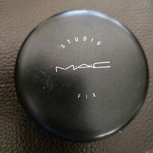 MAC Cosmetics Studio Fix Foundation Powder N5 SHADE